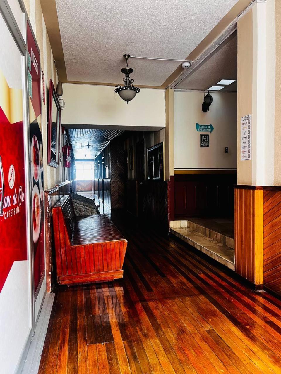 Hotel Metropolitano ロハ エクステリア 写真