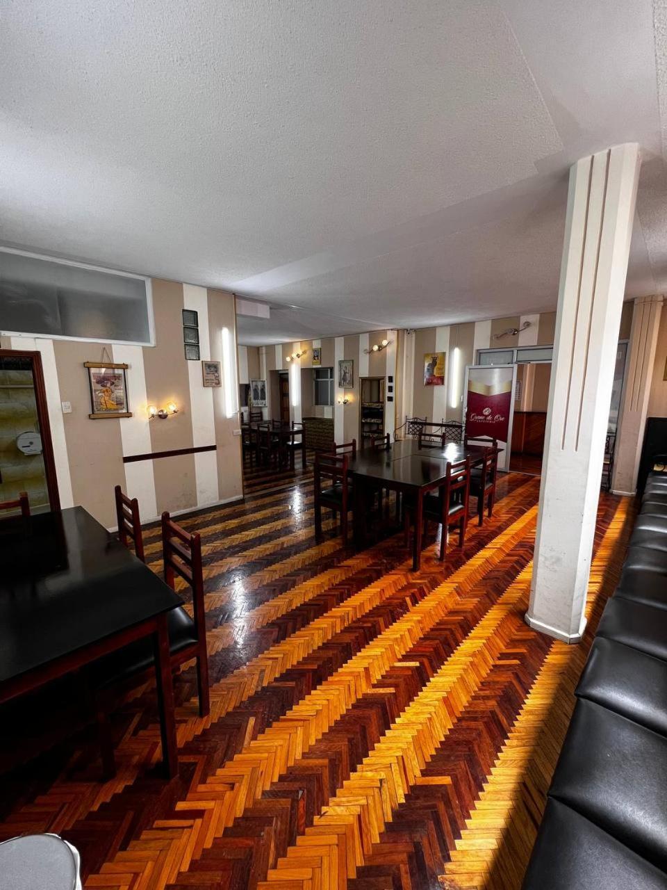 Hotel Metropolitano ロハ エクステリア 写真